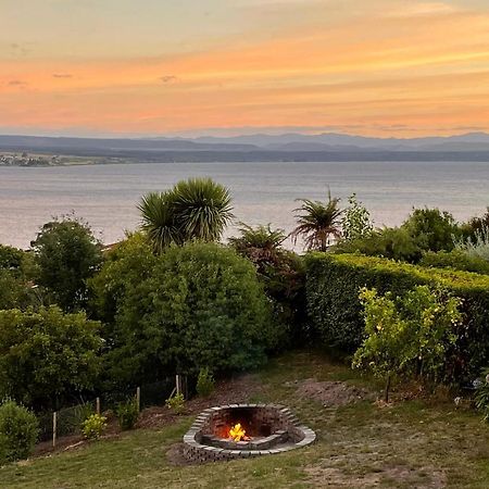 Acacia Bay Bach - Views, Spa & Serenity - Taupo Exterior photo